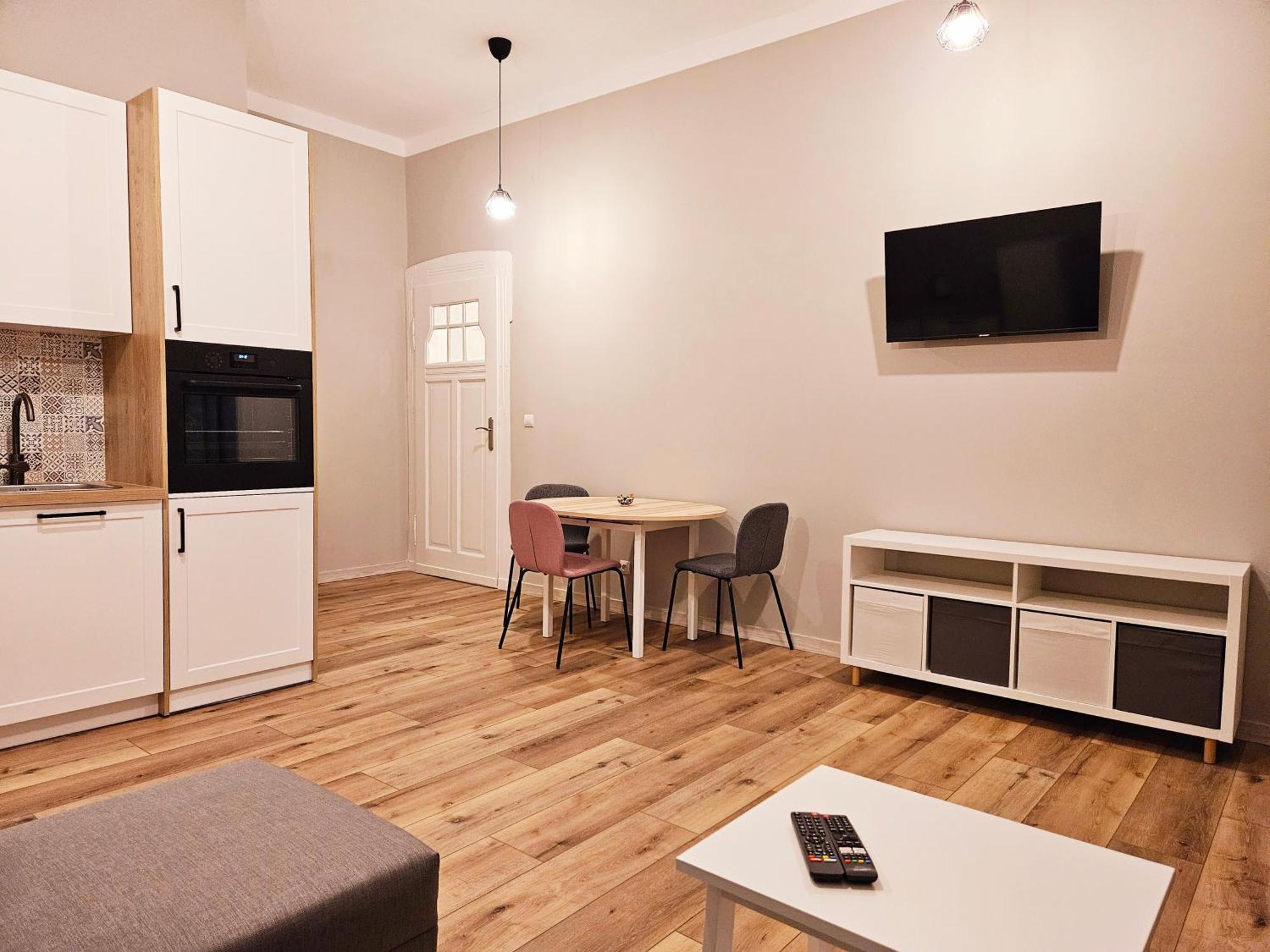 Justinrent 3 Lägenhet Legnica Exteriör bild